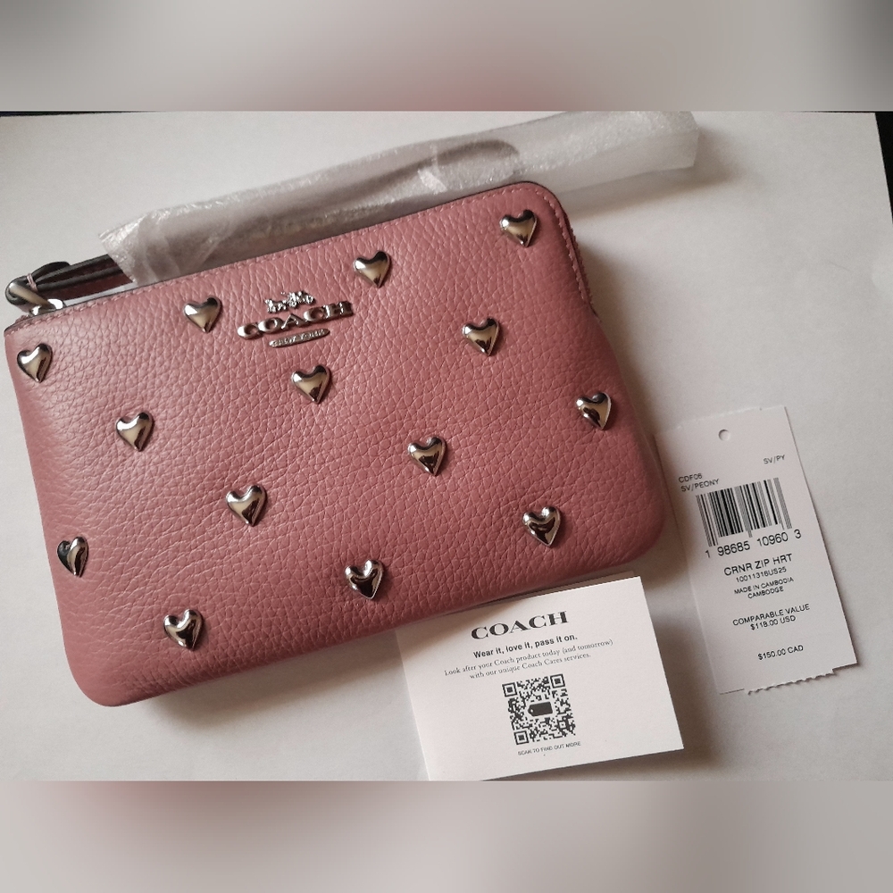 New Coach Wristlet With Hearts Rivets New With Tags In Peony Color 💕 - Picture 5 of 8